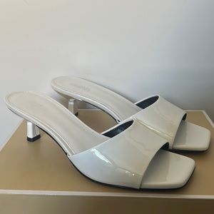 Michael Kors brand new Amal Kitten Heel in size 7